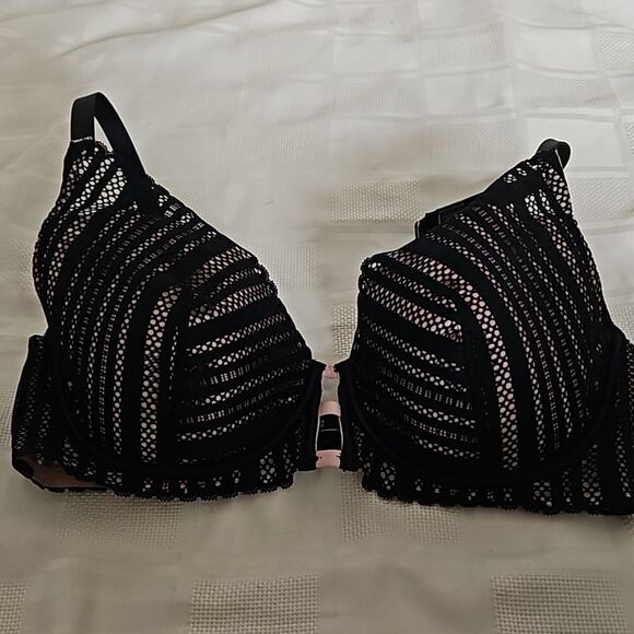 Victoria's Secret Women's Lightly Lined Underwire Push-Up Bra 36DD Pink/ Black - Picture 15 of 16